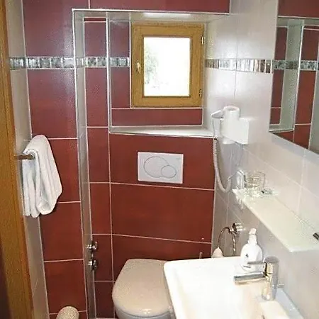 Alter Posthof 3*